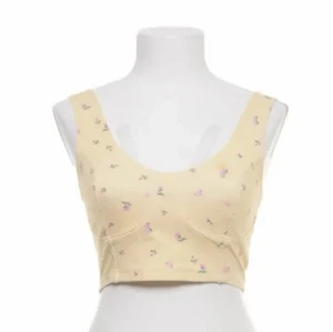 super fin sommar top - super söt och fin sommar top som jag tyvärr inte använder💗 sjukt söt och fin från monki