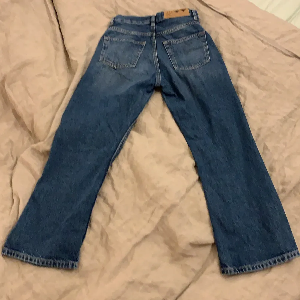Junkyard bootcut jeans. Super skick, rätt så korta och små. Skulle passa någon mycket kort. . Jeans & Byxor.