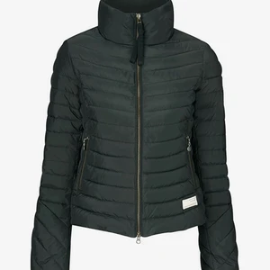 Jacka från oddmolly  - svart dunjacka i storlek 1 vilket motsvarar S, 200kr+frakt