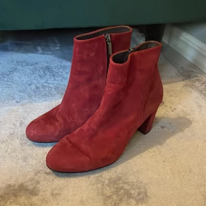 Skor - Snygga Perlato skor i storlek 39.