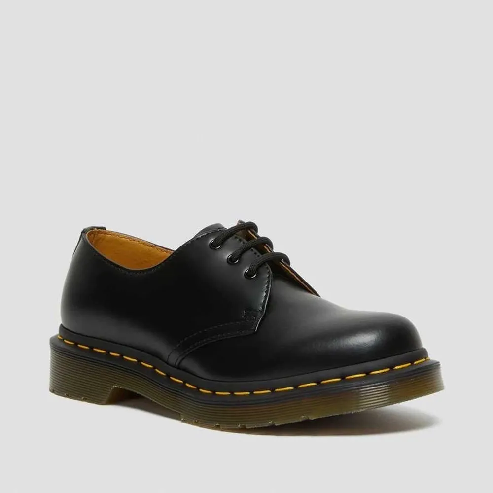 Helt oanvända äkta dr martens 1461! Köparen står för frakten💓. Skor.