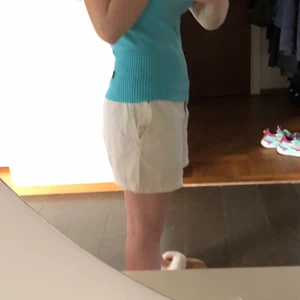 Vita shorts, perfekt i sommar!🏖🥰☀️ - Fina vita shorts som är perfekta till sommaren🥰💙☀️