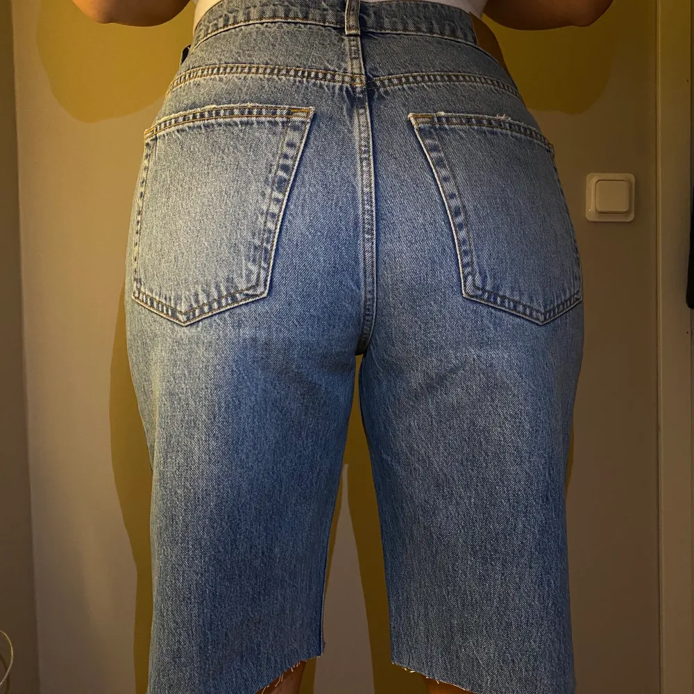 Baggy jeans från Gina Tricot , dom var långa men klippte till sommaren ☺️ ff snygga!!. Jeans & Byxor.