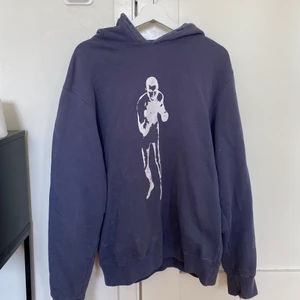 Blå oversized hoodie, Medium - Snygg oversized hoodie från ingo boxers. Sjukt bekväm och unik hoodie