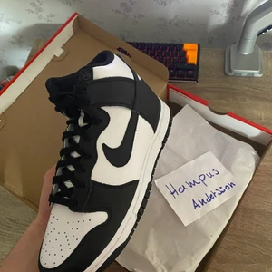 Dunk high panda - Dunk high panda 🐼, storlek 40,5, helt nya i kartongen, pris 1300 + 99