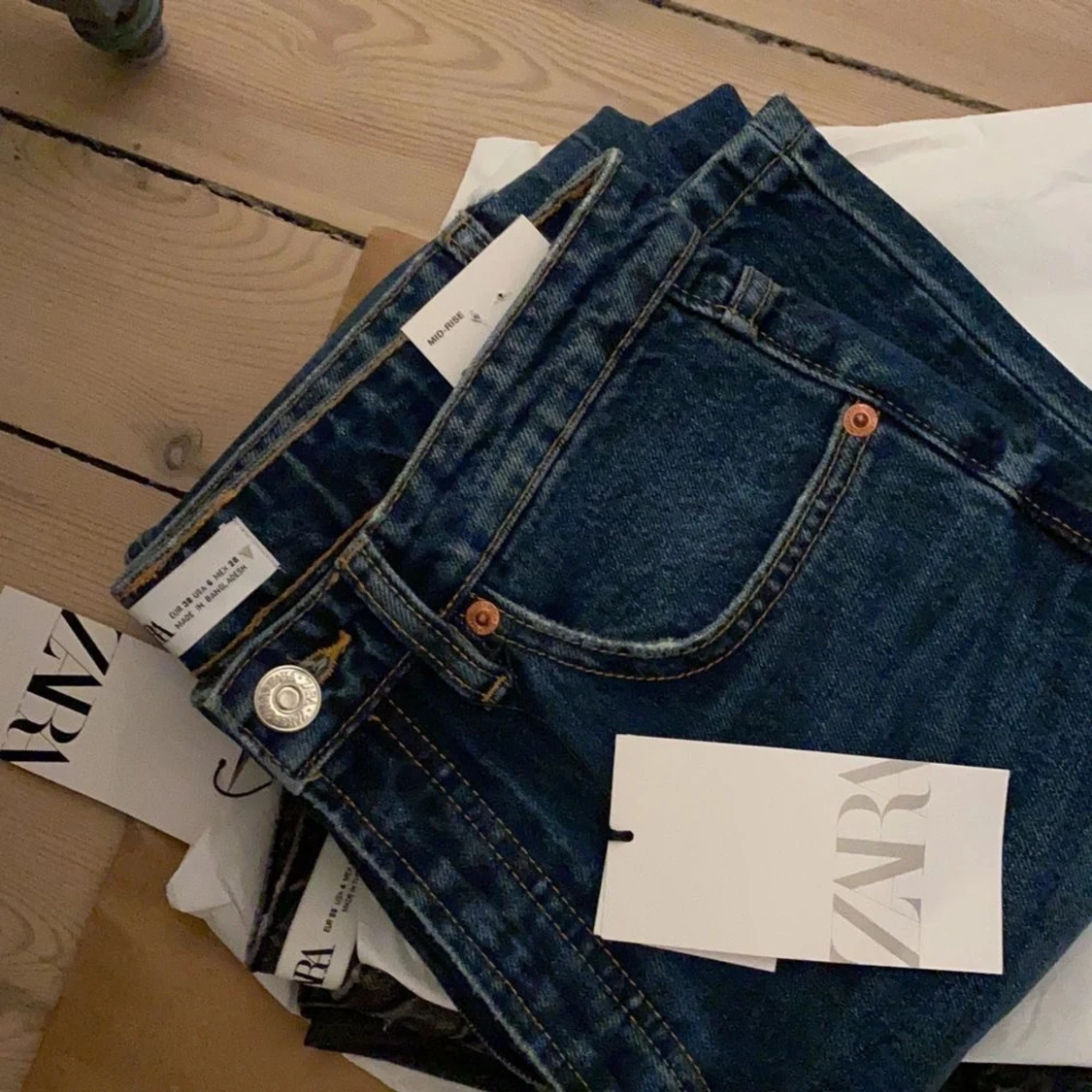 Zara mid rise jeans - 91