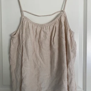 Linne - Säljer ett jätte fint linne i linne matrial, aldrig använd 🤍