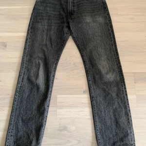 Levis jeans 551 Z - Inköpta förra året. I mycket gott skick och tvättade ett fåtal gånger. 