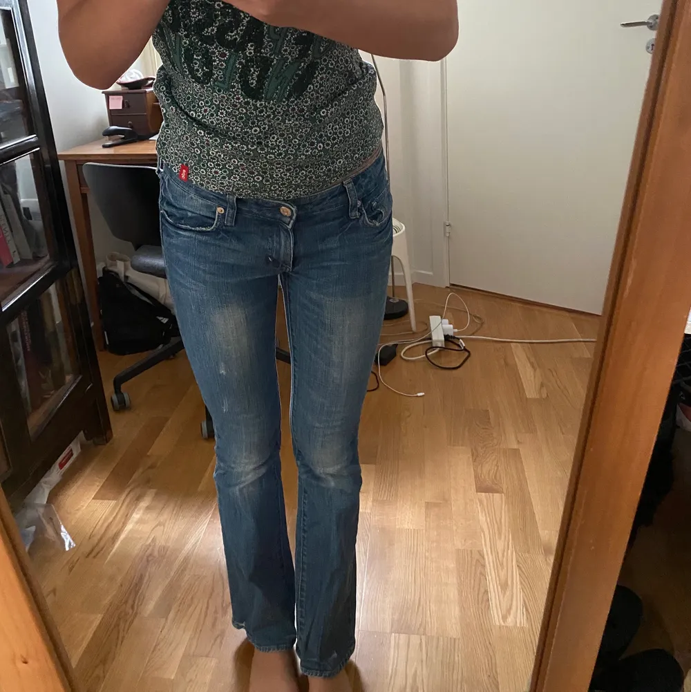 Ett par super fina replay jeans men som tyvärr är för korta (jag är 168) och för små för mig.  W27 L30. Jeans & Byxor.
