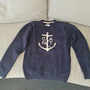 Gant pullover/tröja/sweatshirt - Stickad Gant pullover i fint skick! Storlek M, passar även S. Nypris 1400