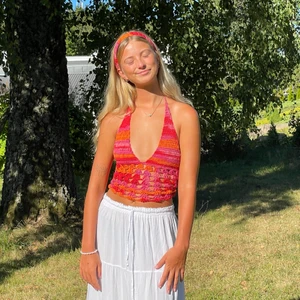 Virkad topp❤️‍🔥 - Egenvirkad topp med matchande hårband❤️‍🔥 Kolla in @CrochetByFanny för att beställa en egen topp med valfri färg och storlek💓