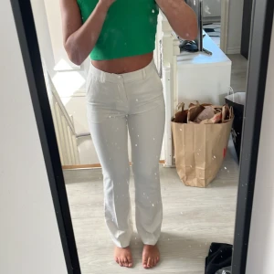 Kostymbyxor  - Lappen är kvar. Från bikbok xs