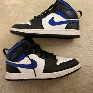 Jordans - säljer dessa jordans då de ej kommer till användning längre, de e sparsamt använda💕💕