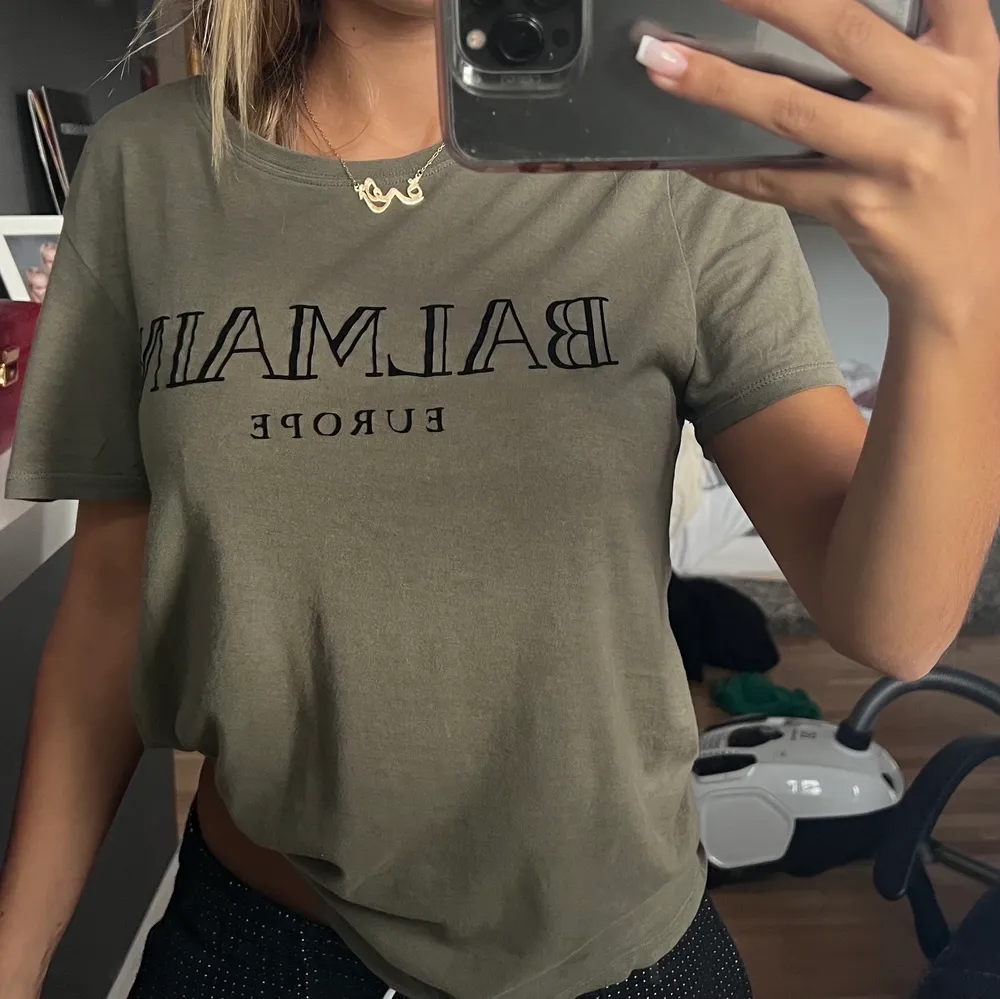Balmain x HM . T-shirts.