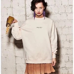 INUIKII sweatshirt - Säljer min inuikiisweatshirt då den ej kommer till användning. Använd cirka 2 gånger sedan februari då jag köpte den. Tröjan är köpt för 1450kr men säljer för 1000kr inkl. Frakt. Om priset känns för högt testa gärna att pruta Färgen är en väldigt ljusrosa