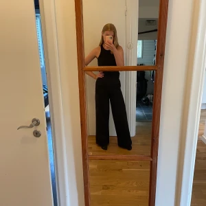 Kostymbyxor - Fina kostymbyxor från Gina. Lite mer mjukismaterial så väldigt sköna med pressveck. Använd ca 5 gånger. Lite stora i storleken så skulle säga s eller tom m