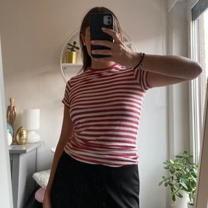 Randig långärmad  - Tight randig långärmad som inte kommer till användning 