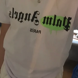 💚🤍PALM ANGELS T-SHIRTS🤍💚 - Ny assnygg tröja och baksidan är tillomed finare! 