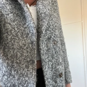 Kappa - Fin kappa från weekday köpt här på plick. Strl XS. Säljer då den tyvärr är för liten för mig. Köpare står för frakt