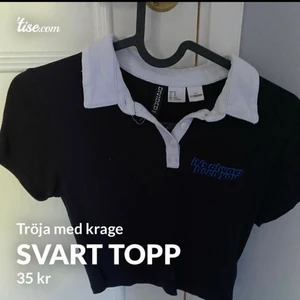 Svart topp - Svart topp med vit krage och blå text, ”it’s always been you”. Använt få gånger bra skick. Storlek xs.