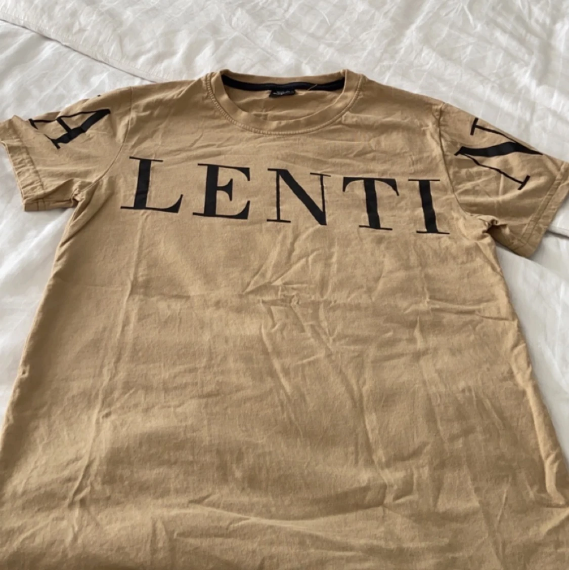 VALENTINO T-SHIRT đ€