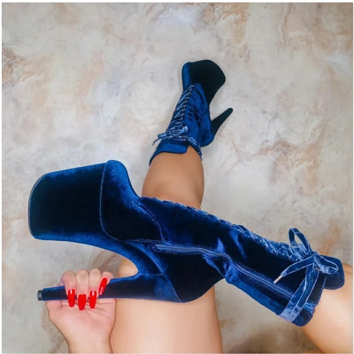 Hella Heels -old money 7 inch