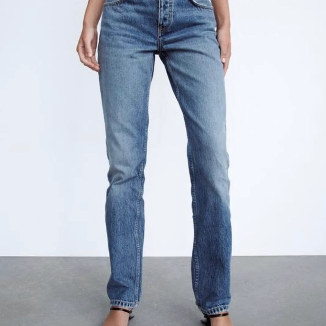 Mid Rise jeans Zara. - 90