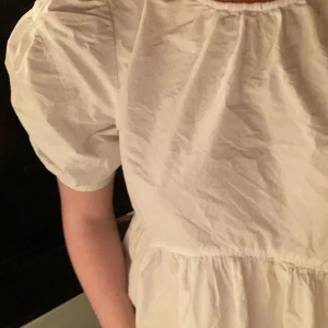 Blus - Fin blus köpt på secondhand! Fint skick säljer då den är lite liten på mig