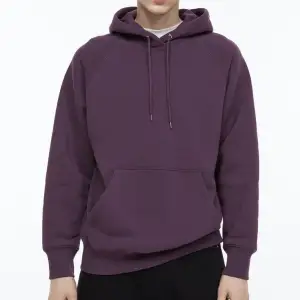 Lila hoodie från HM, bra och fin kvalite, knappt använd💯  Storlek: XS Färg: Lila Märke: HM
