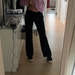 😍 - Säljer dessa ass snygga kostymbyxor från zara! Passar till allt och är verkligen super fina. 