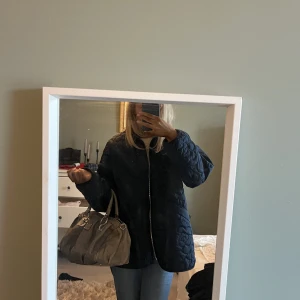 Vår jacka - Skit snygg vårjacka!!! Skriv om ni är intresserade eller undrar något❤️