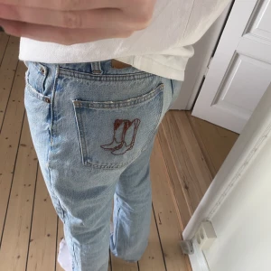 Jeans - Säljer mina zara jeans, bra skick!!!👢👖