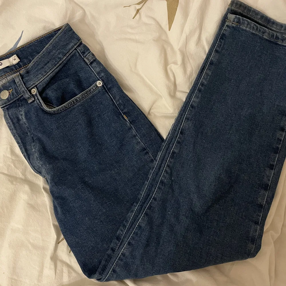 Nästan helt nya Nakd jeans som inte kommit till användning. Skriv för fler bilder💙. Jeans & Byxor.