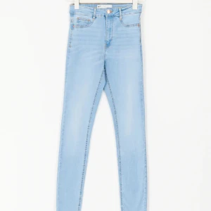 Molly high w jeans - Molly byxor stl.s  Nypris:359 Mitt pris 100kr