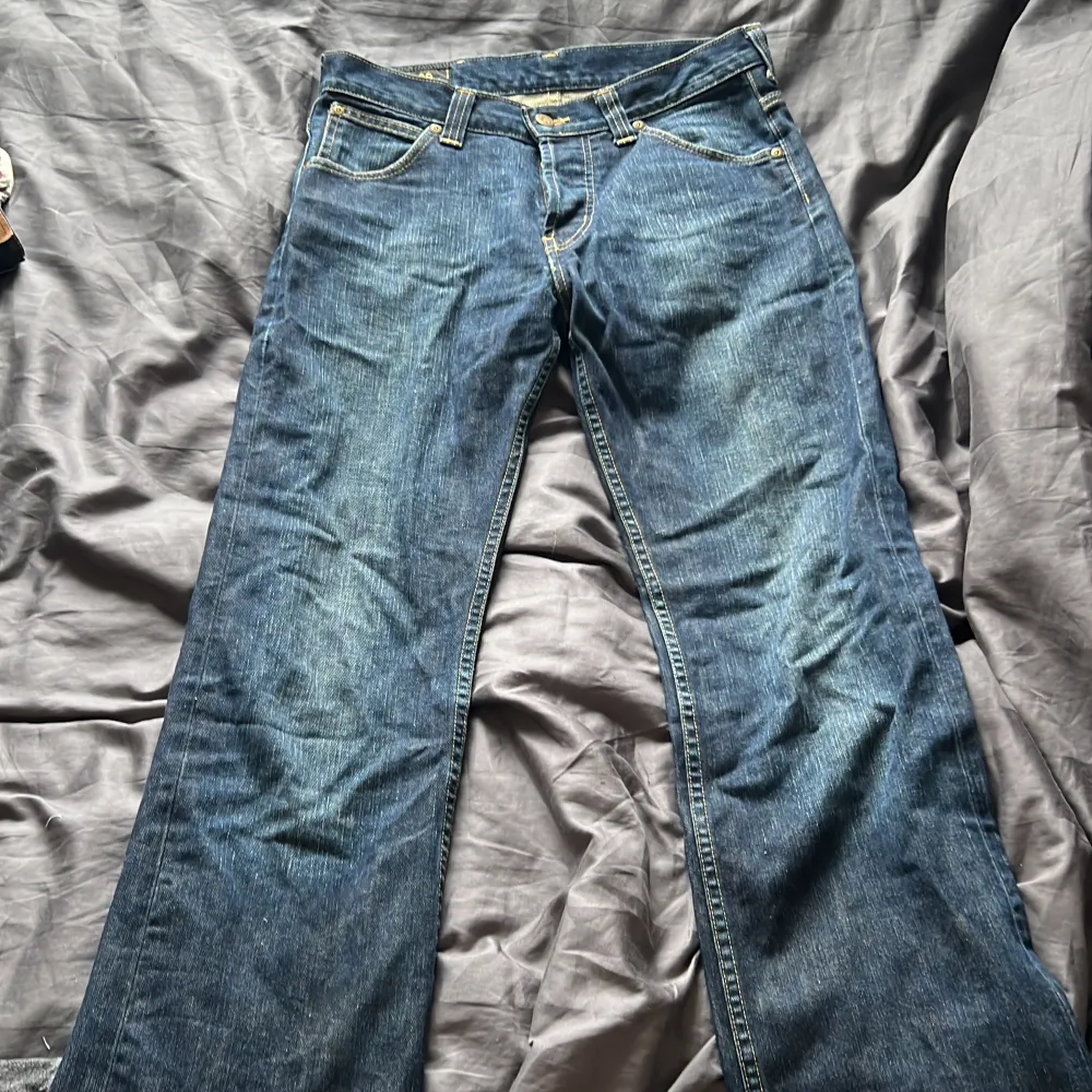 Fina lågmidjade lee jeans. Jeans & Byxor.