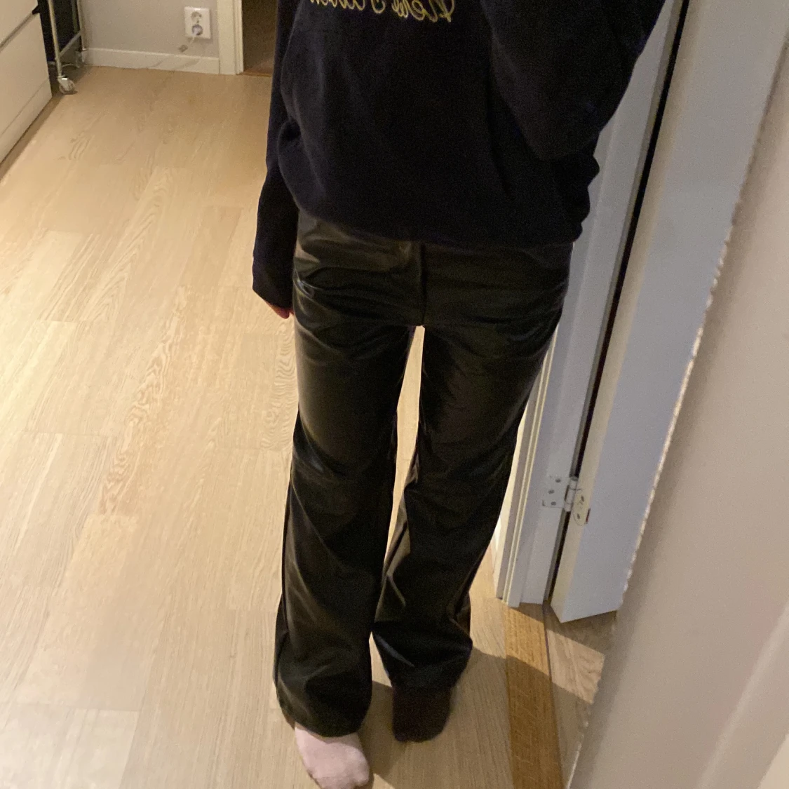 Wida läder byxor svarta