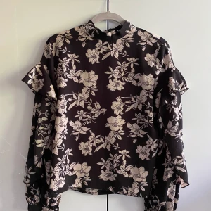 Chico london  - Beskrivning finns på bilden  Har aldrig haft på mig den