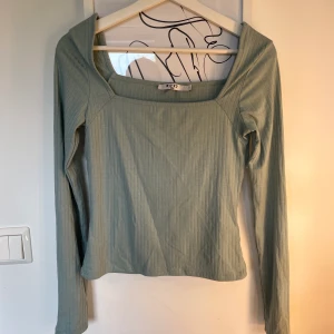 Tröja - Superfin tröja ifrån NA-KD. Köparen står för frakten.