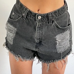 Levis jeansshorts - Jeansshorts från Levis (?) vet ej då jag köpte dessa i LA! 💕 strl S-M
