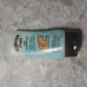 Hawaiin tropic aftersun - Hawaiin tropic aftersun. Använt 3-4ggr.
