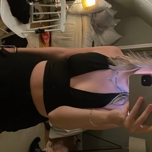 Topp - Otroligt snygg topp från H&M i storlek M 💓💓 aldrig använd!!