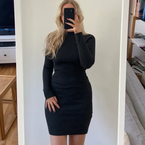 Stickad klänning - Riddstickad klänning, använd 1 gång