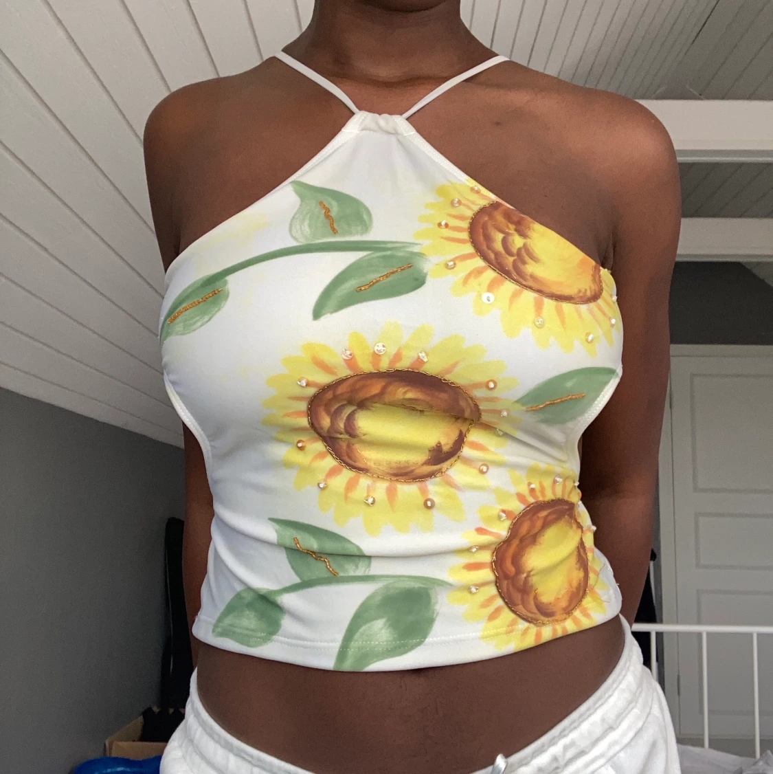 Croptop med öppen rygg  - 90