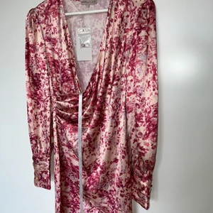 Klänning  - Klänning från ASOS, oanvänd med tags kvar!