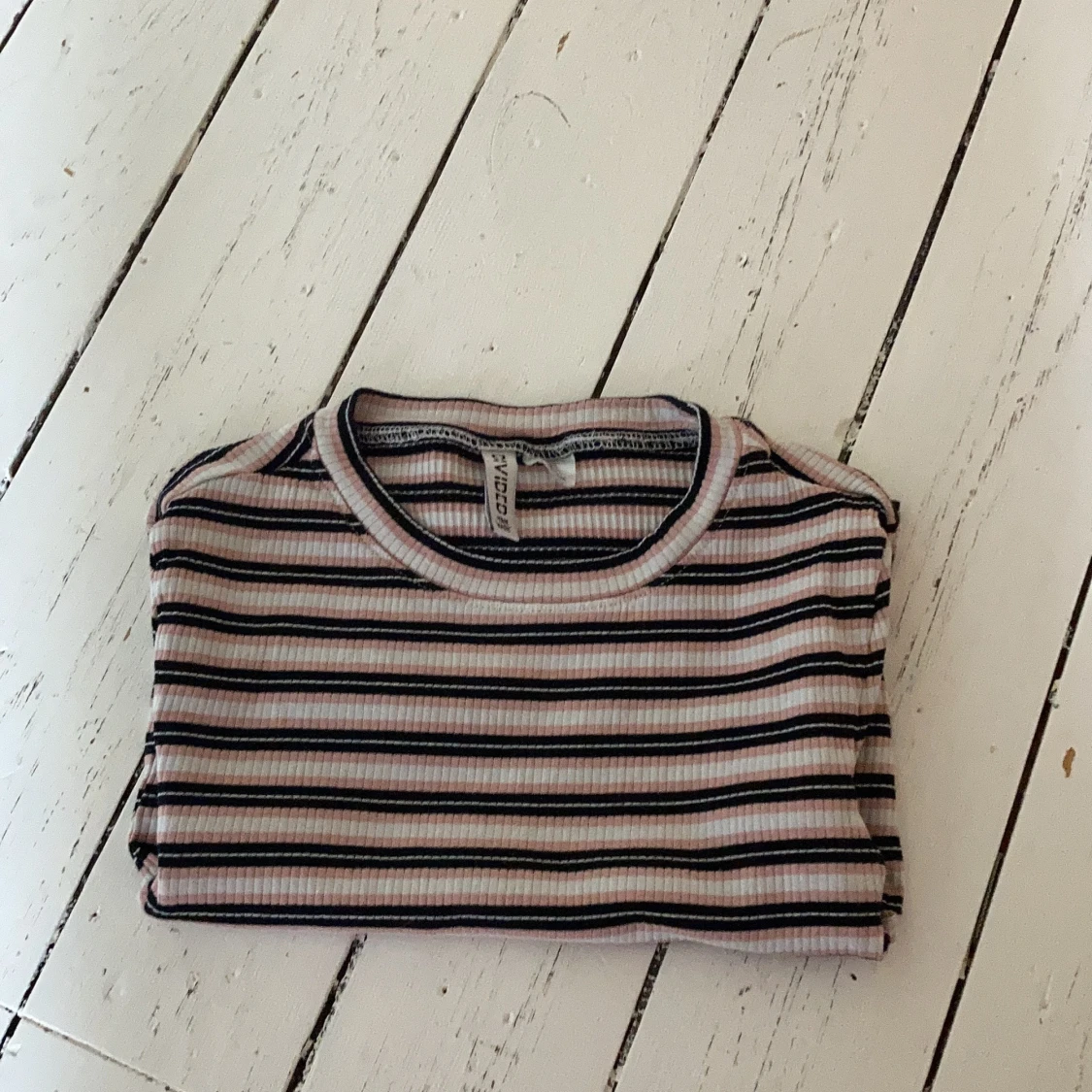 Topp från hm med ränder på  - 90