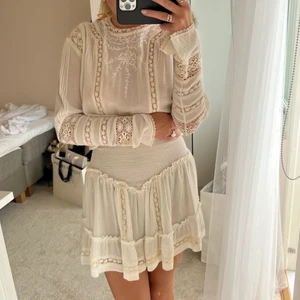 Klänning - Klänning från isabel marant i storlek 38 (små i storleken, mer som 34/36), superfin och sparsamt använd