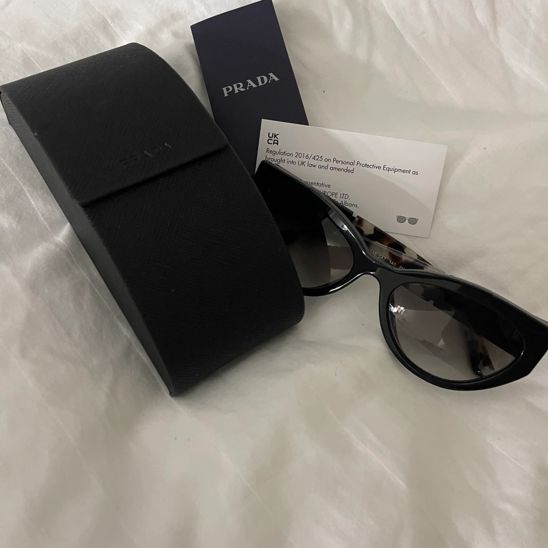 PRADA Solglasögon - 90