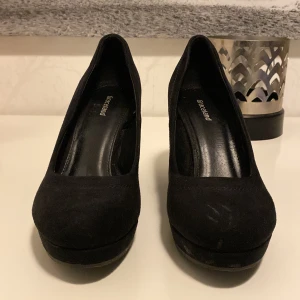 Graceland - Säljer klackar i väldigt bra skick.