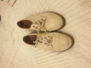 Dr. Martens tygskor strl 37 - Fin, unik dr. Martens tygsko. Använt skick. Strl. 37 och sköna 