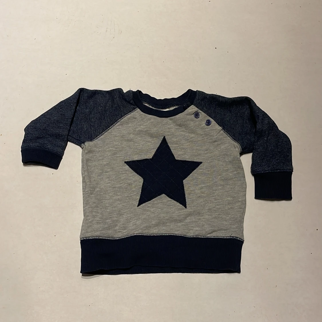 Tröja med stjärna